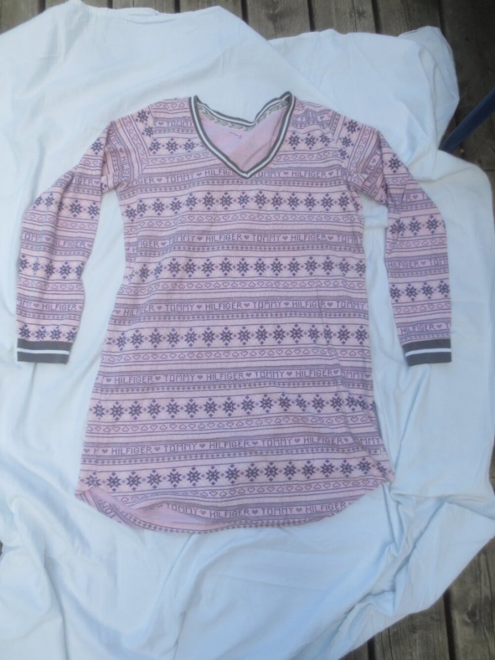 Vintage Tommy Hilfiger Ladies Sleepwear Top - Size Medium.
